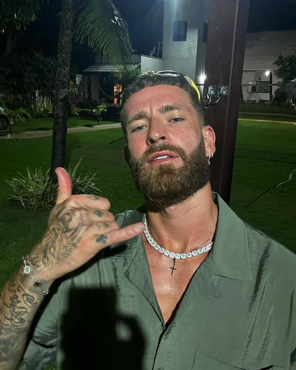 Léo Pereira por Reprodução/Instagram