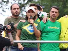 Imagem - Chamada de 'autoritária' por filhos de Bolsonaro, Michelle reage e volta a criticar aliança com Ciro Gomes