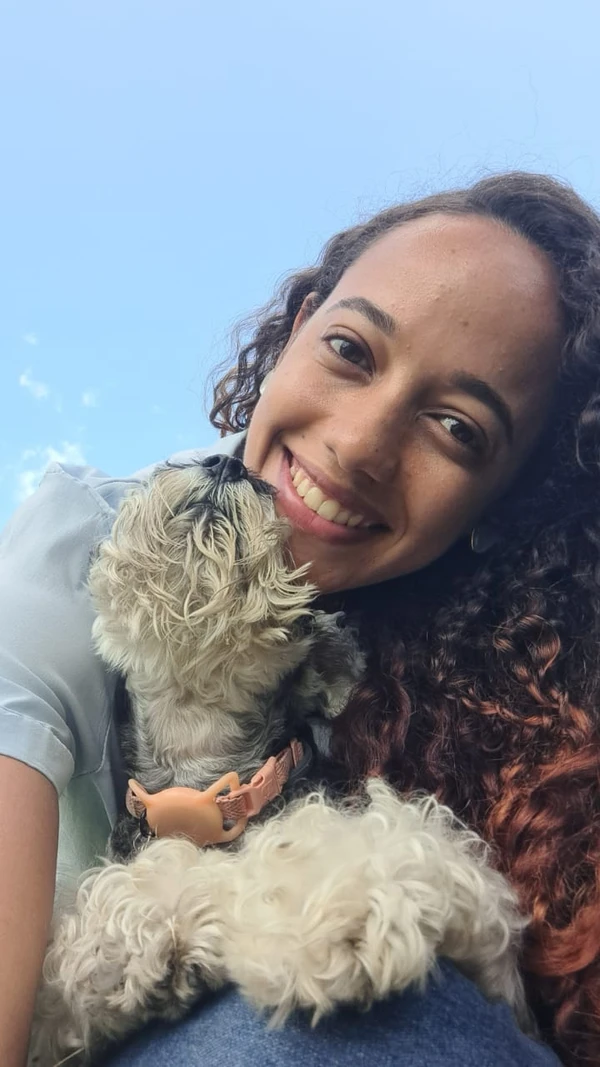 A médica veterinária Maielle Passos alerta para riscos nas celebrações de fim de ano