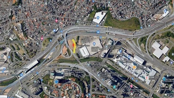 Avenida Tancredo Neves por Reprodução