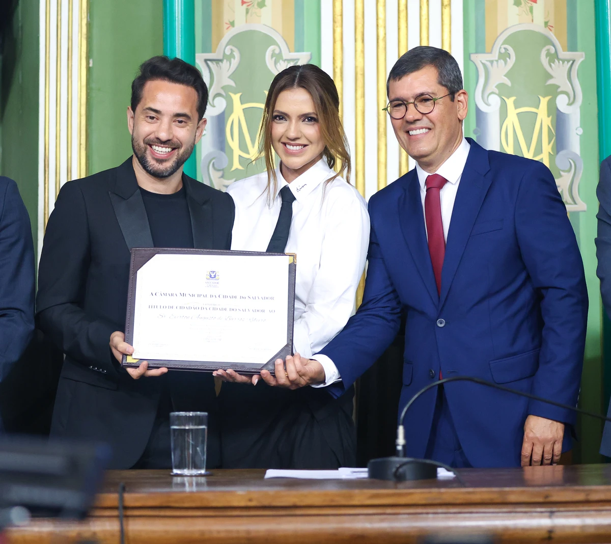 Everton Ribeiro recebe título de Cidadão Soteropolitano na Câmara Municipal por Catarina Brandão/EC Bahia