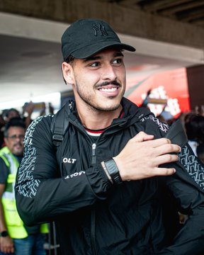 Festa da torcida do Vitória no embarque da delegação para São Paulo  por Victor Ferreira/EC Vitória