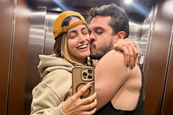 Jornalista Mari Palma e o humorista Osmar Campbell  por Reprodução/Redes Sociais 