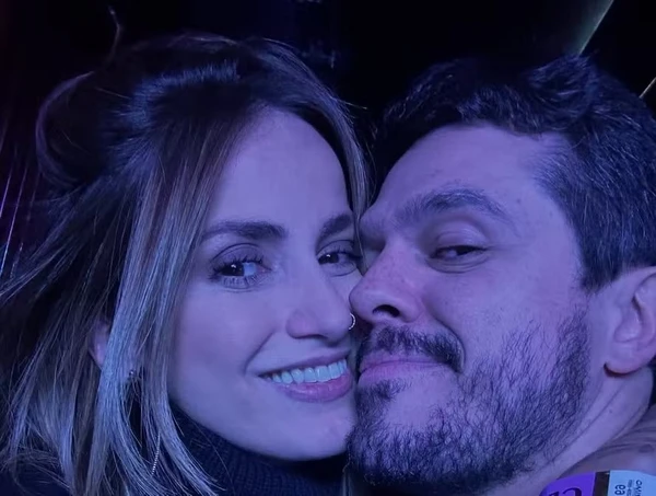 Jornalista Mari Palma e o humorista Osmar Campbell  por Reprodução/Redes Sociais 