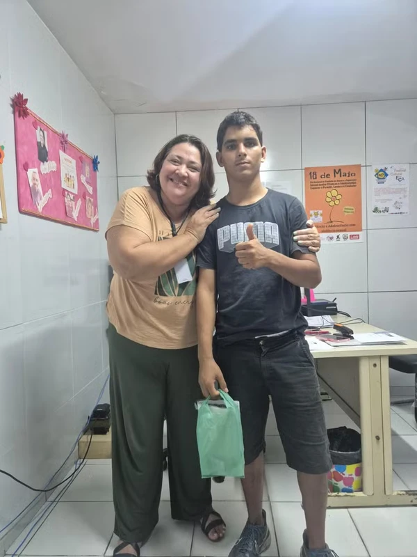 Vaqueirinho com a conselheira por Reprodução