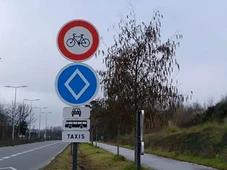 Imagem - Já viu? Conheça a nova placa de transito que rende multa de 800 reais