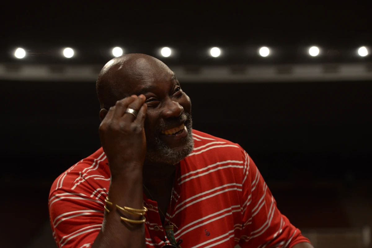 Lazzo também participa