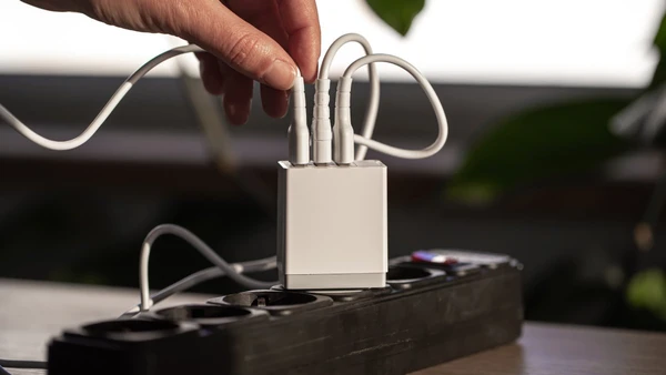 O consumo é real, mesmo sem celular, e pode passar despercebido por anos