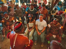 Imagem - Bastidores da visita de Luciano Huck e Anitta em aldeia indígena no Xingu causam polêmica: 'Limpa a cultura de vocês aí'