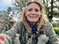 Imagem - Filha de lenda da Fórmula 1 fala abertamente sobre sua vida como sem-teto após vida de luxo