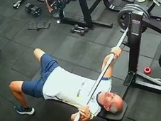 Imagem - O que é a 'pegada suicida do supino', que causou morte de homem em academia?