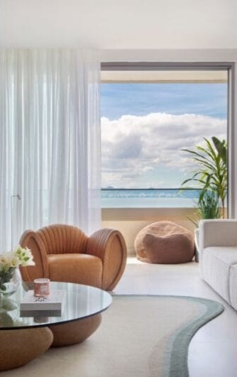 Apartamento de Clara Moneke por André Nazareth - CASACOR