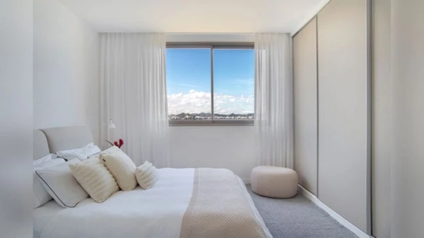 Apartamento de Clara Moneke por André Nazareth - CASACOR