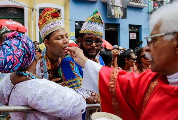Fiéis celebram Santa Bárbara por Arisson Marinho/CORREIO