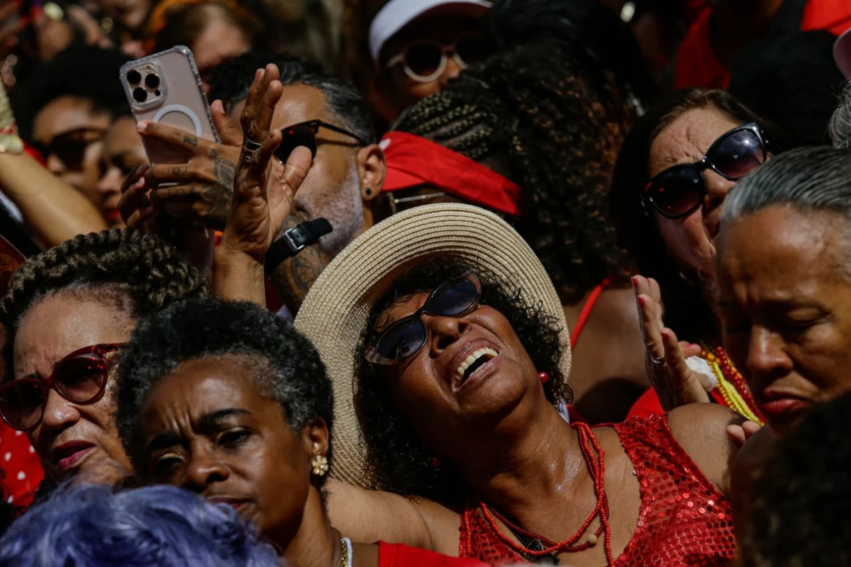Fiéis celebram Santa Bárbara por Arisson Marinho/CORREIO
