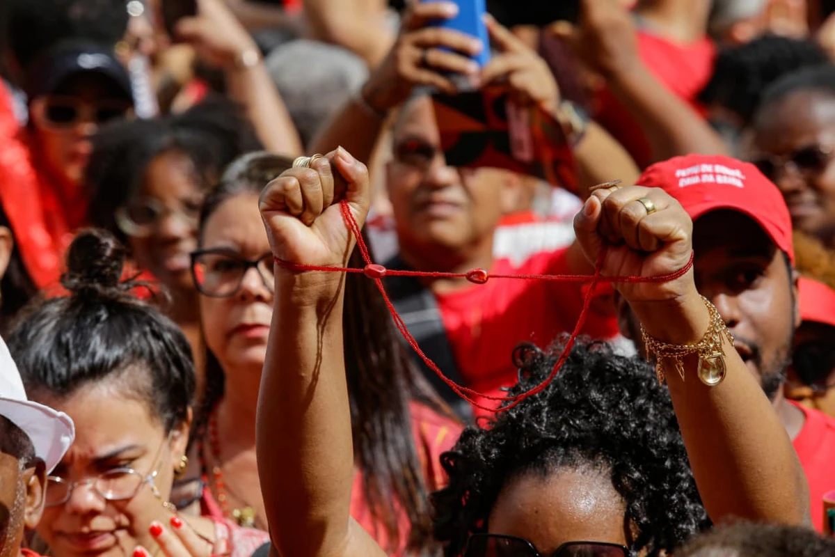 Fiéis celebram Santa Bárbara por Arisson Marinho/CORREIO
