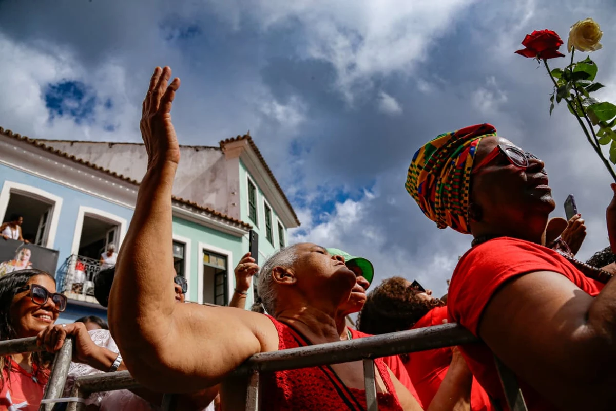 Fiéis celebram Santa Bárbara por Arisson Marinho/CORREIO