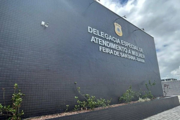 Jovem foi preso em flagrante em Feira de Santana por Reprodução