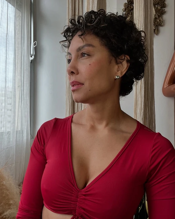 Lia Khey por Reprodução