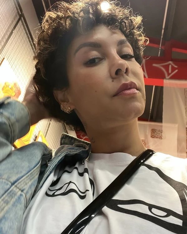 Lia Khey por Reprodução