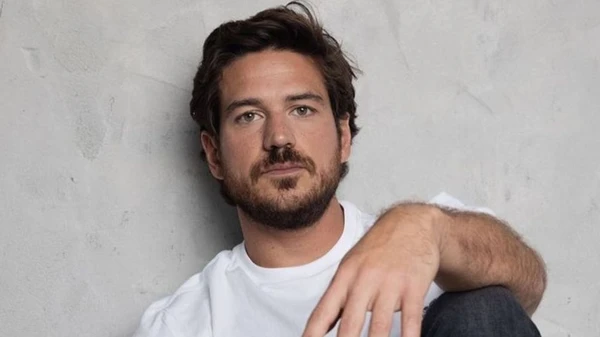 Marcos Pigossi por Reprodução