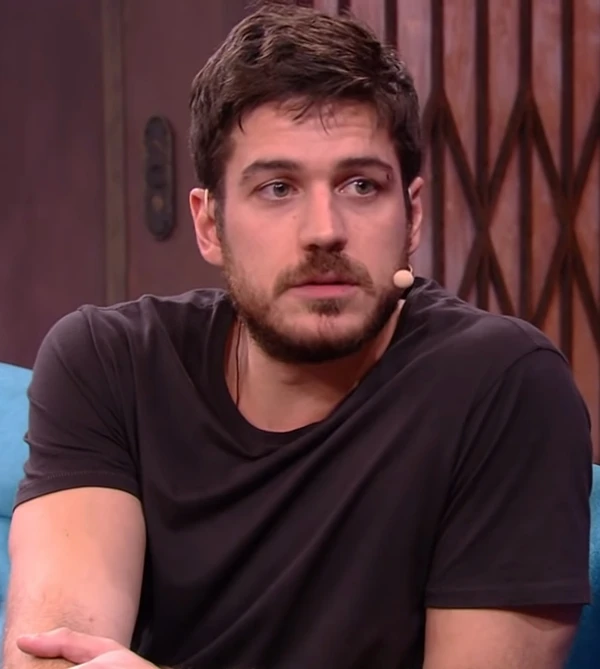 Marcos Pigossi por Reprodução