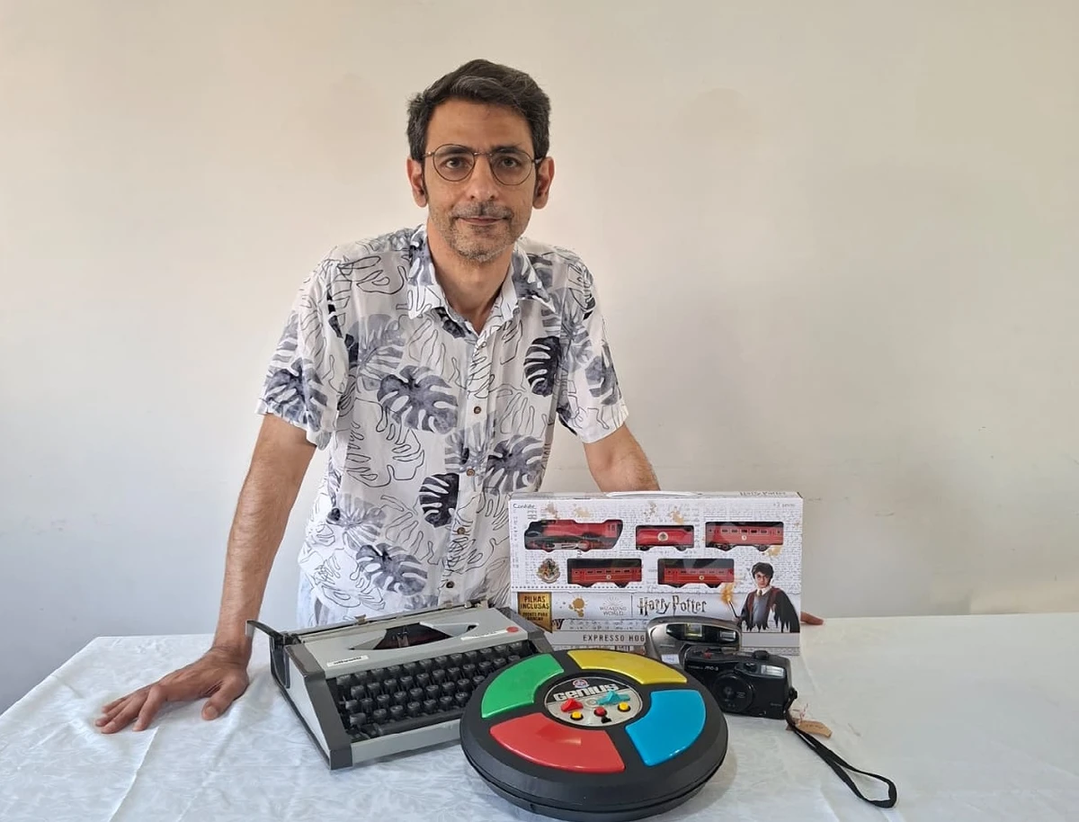O jornalista Roberto Midlej está à frente da loja Rebobine