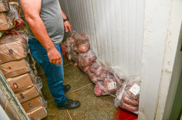 Parte da estrutura do açougue foi interditada por Divulgação/ Visa