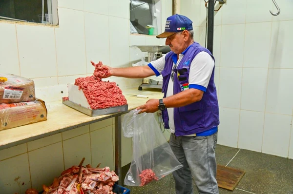 Parte da estrutura do açougue foi interditada por Divulgação/ Visa