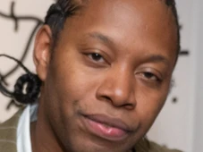 Imagem - Ator de 'Emily em Paris' e 'Gossip Girl' é preso por tráfico de drogas