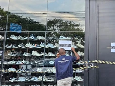 Imagem - Loja é interditada após apreensão de mais de R$ 2 milhões em produtos falsificados em Feira
