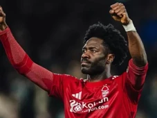 Imagem - Jogador admite caso com namorada de colega e pede conselho em programa de TV