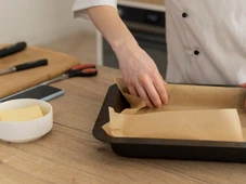 Imagem - Nunca mais use papel manteiga: autoridades emitem alerta sobre risco de item essencial na cozinha