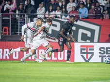 Imagem - Vitória enfrenta São Paulo em jogo que decide permanência na Série A