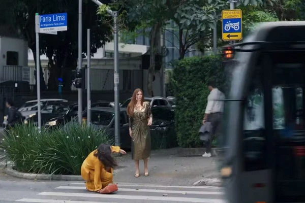 Arminda tenta matar Zenilda em Três Graças