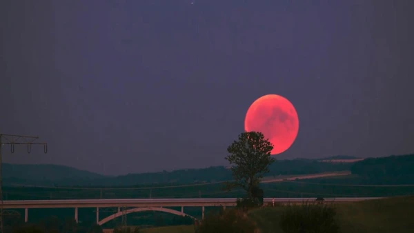 Entenda o fenômeno da lua vermelha 