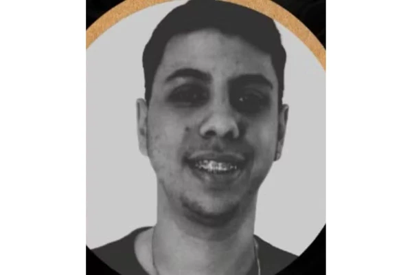 Imagens mostram momento que carro sai da pista por Reprodução