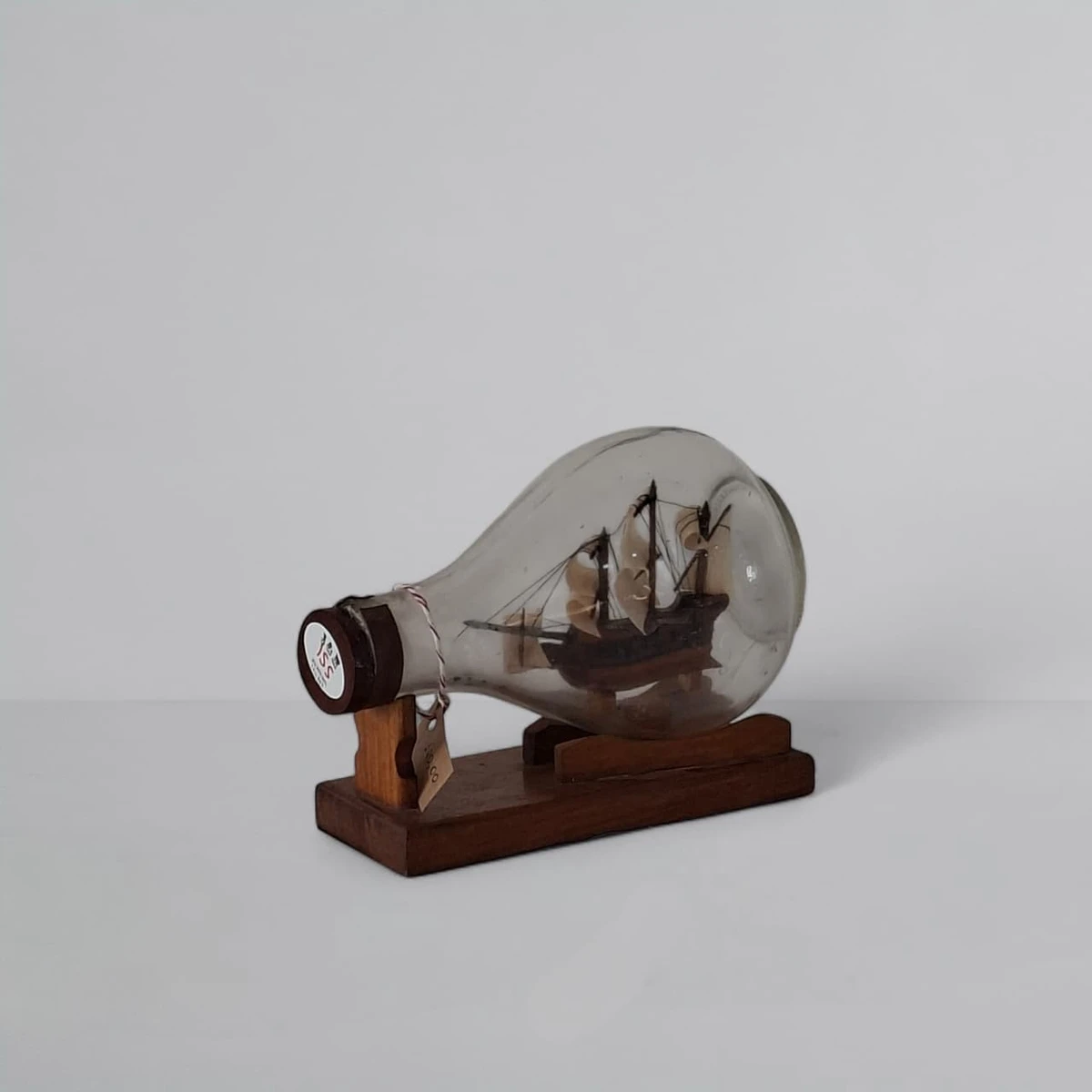 Loja reúne vários itens retrô por Divulgação