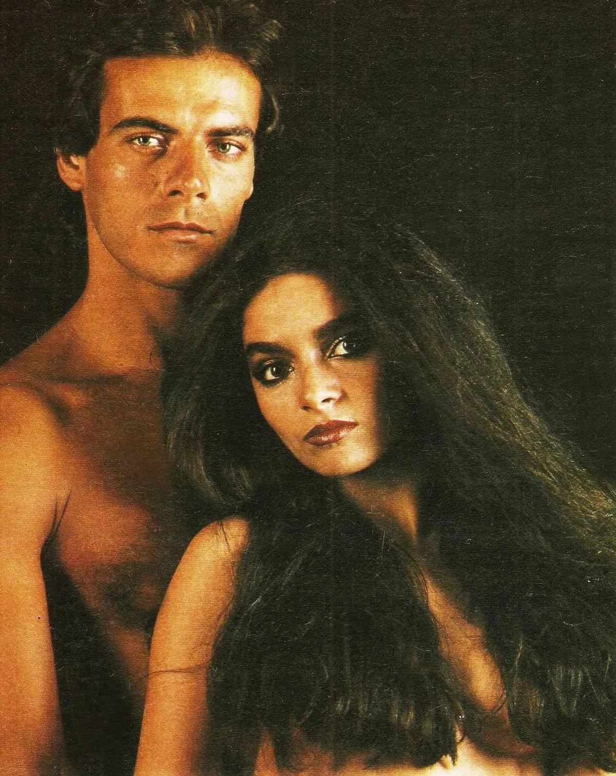 Mario Gomes e Claudia Ohana no filme "Beijo na Boca" por Divulgação