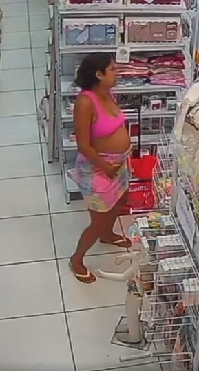 Mulher dá à luz em loja no Recife por Reprodução