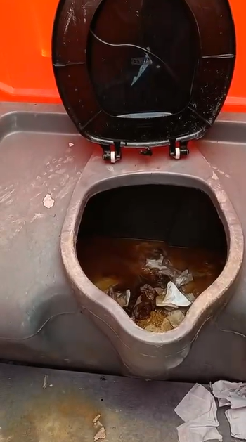 Operários reivindicam melhores condições de trabalho por Reprodução