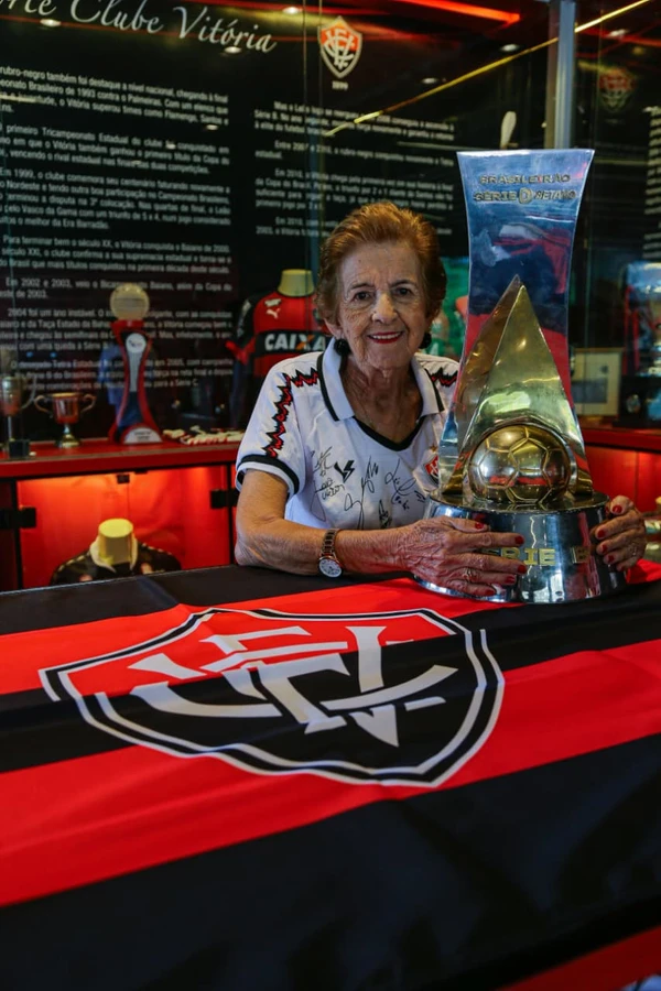 Torcedora do Vitória, Dona Iracema por Arisson Marinho