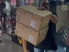 Imagem - Polícia apreende cosméticos vendidos antes do lançamento oficial no Feiraguay