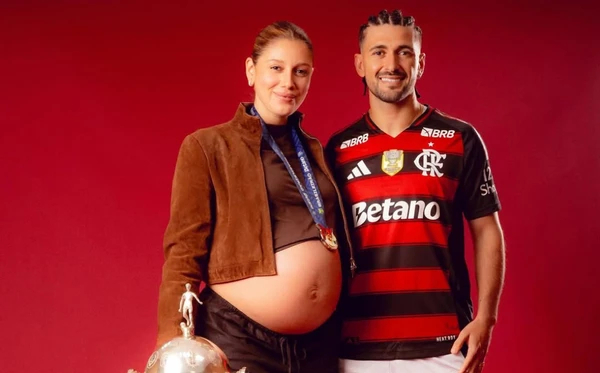 Arrascaeta e Camila Bastiani