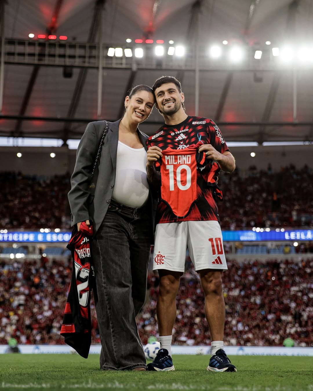 Arrascaeta e Camila Bastiani por Reprodução/Instagram