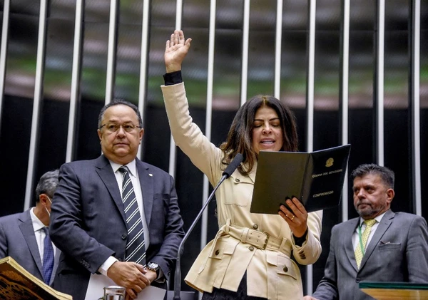 Deputada Federal acusa marido de traição por DIvulgação/Republicanos