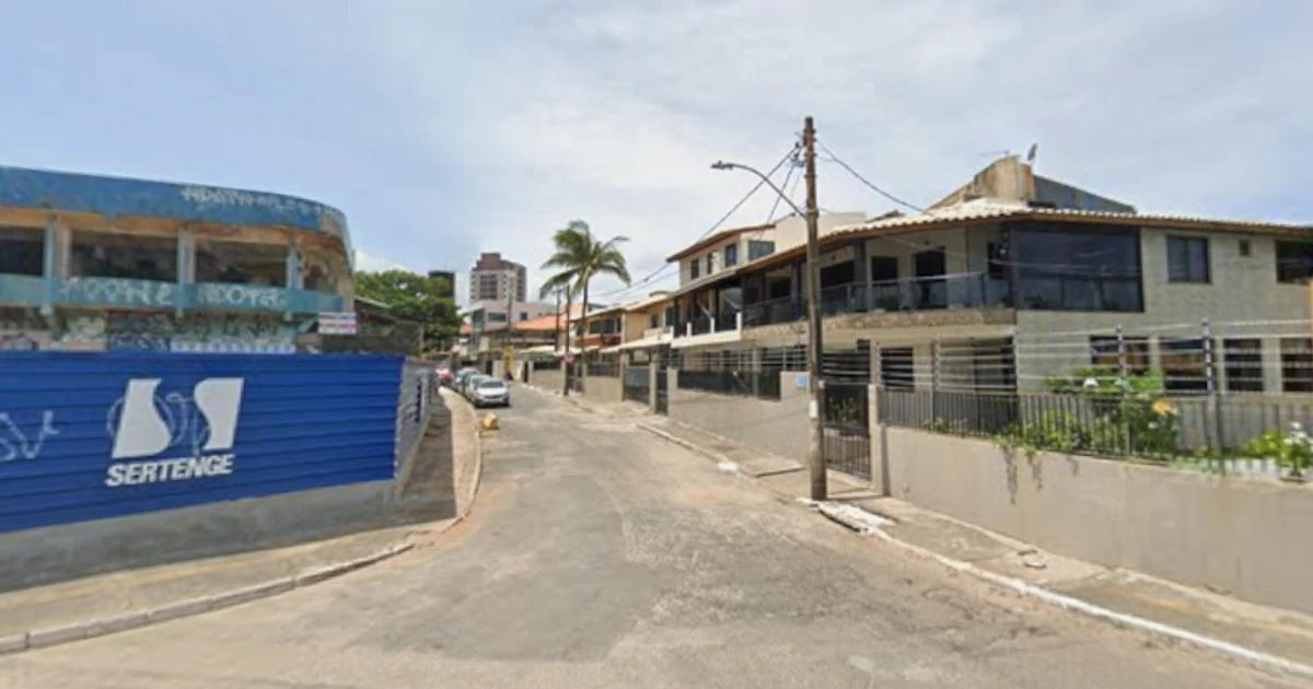 Imagem - Homem é morto a tiros após tentar roubar carro na orla de Salvador