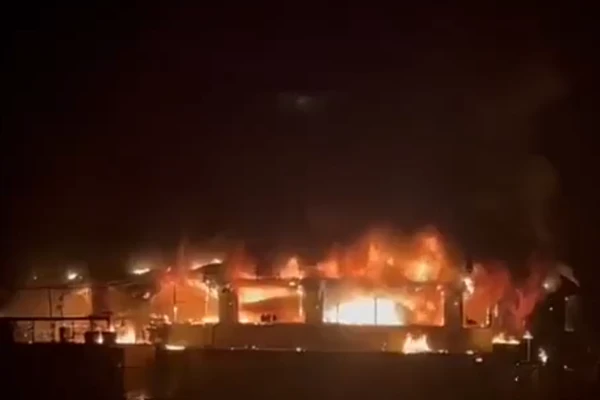 Incêndio e explosão em boate na Índia