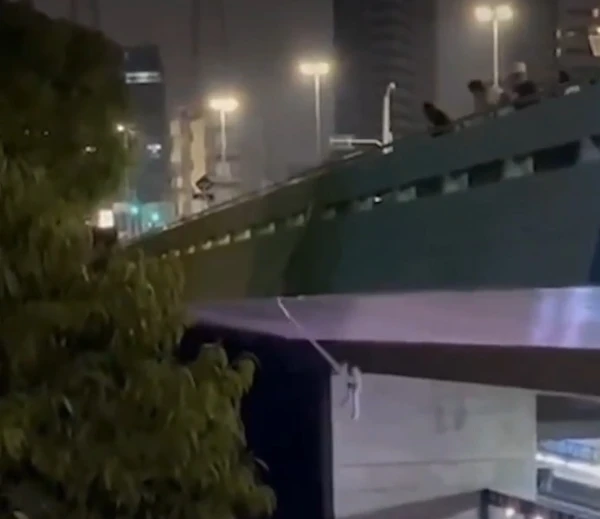 Jovem bateu a cabeça no viaduto após pular de bungee jump por Reprodução/ Redes sociais