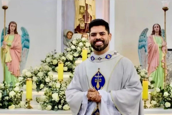 Padre Júlio Cesar Agripino por Reprodução